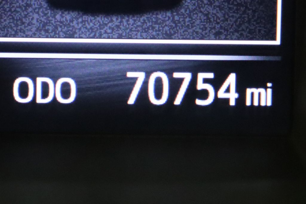 Thumbnail: 2018 Toyota Tacoma - 25