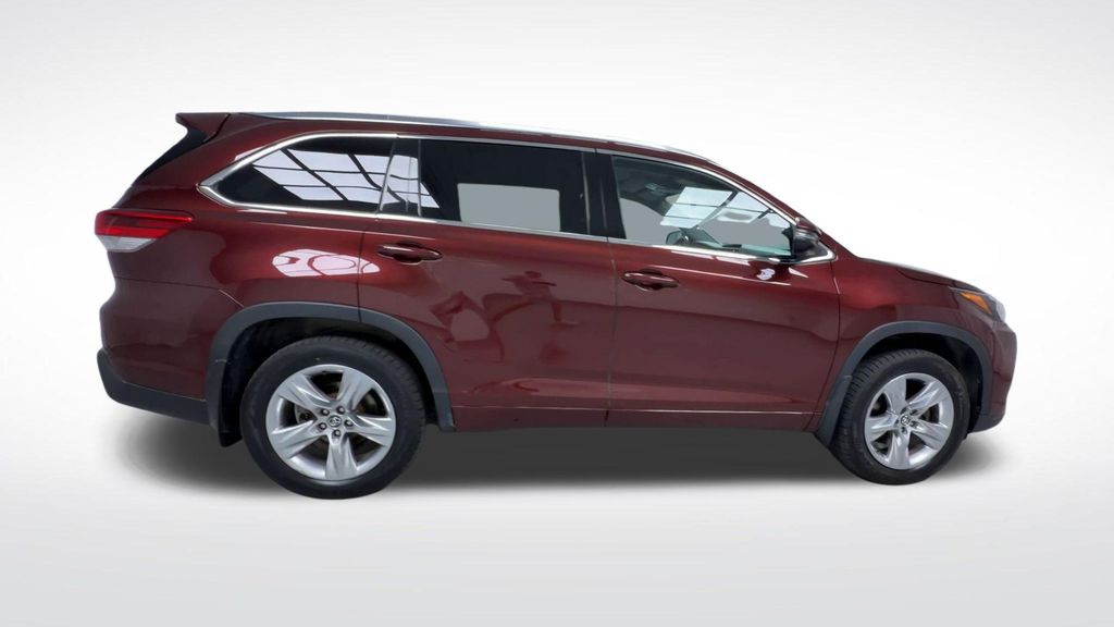 Used 2017 Toyota Highlander SUV