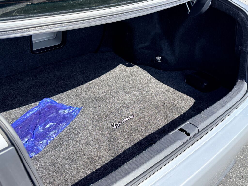 Thumbnail: 2018 Lexus ES - 10