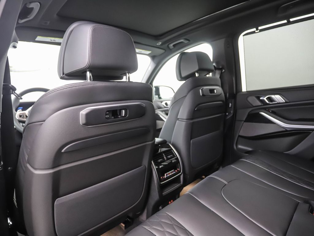 Thumbnail: 2026 BMW X5 - 21