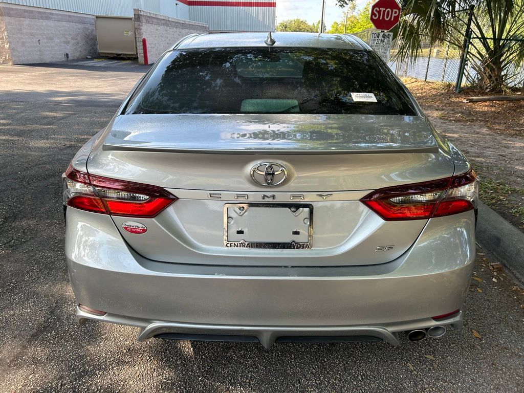 2021 Toyota Camry SE 4