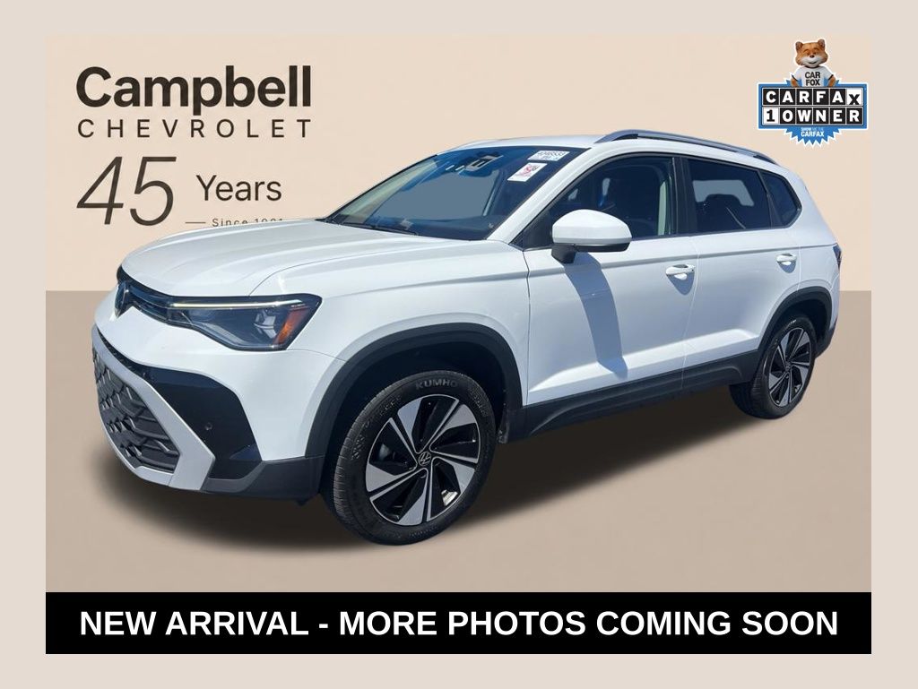 2025 Volkswagen Taos SE 4Motion