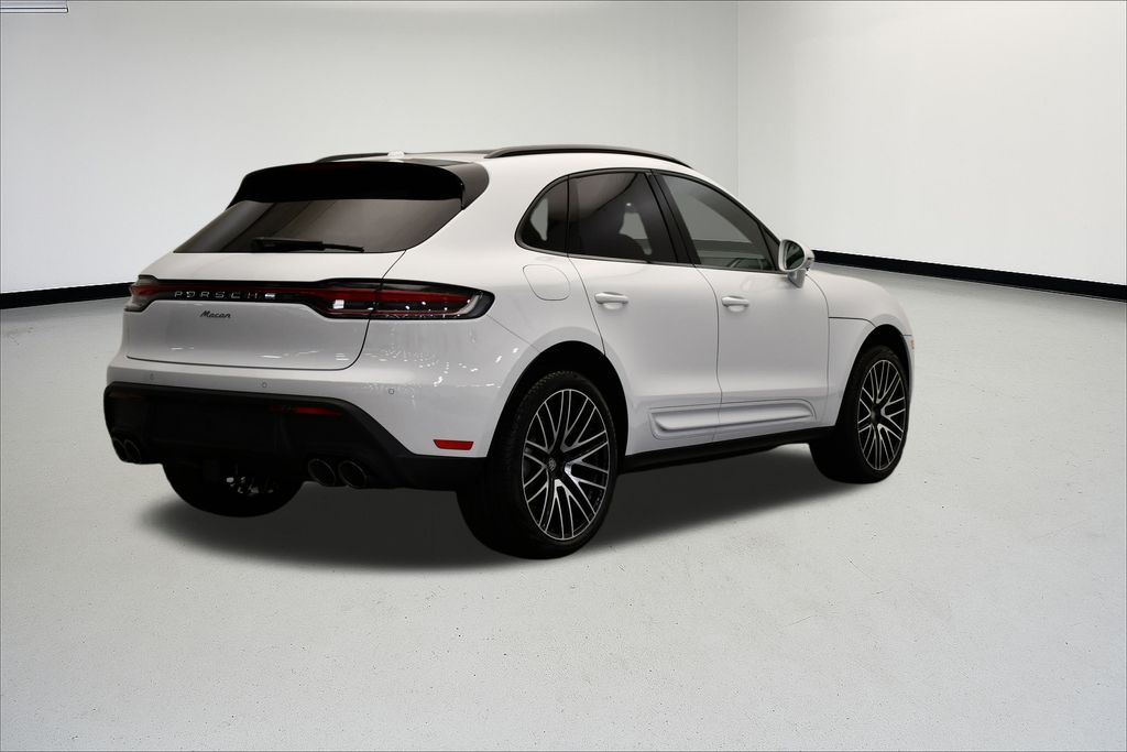 Thumbnail: 2025 Porsche Macan - 7