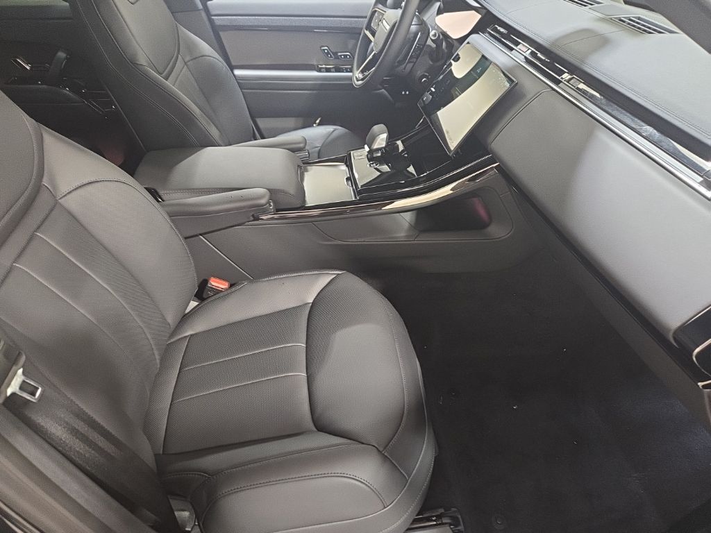 New 2026 Black Land Rover Dynamic SE image 24