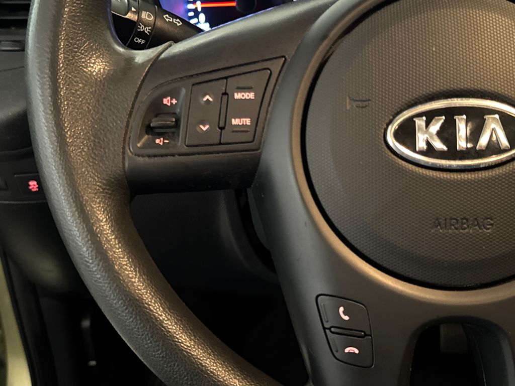 Used 2012 Green Kia Base image 19