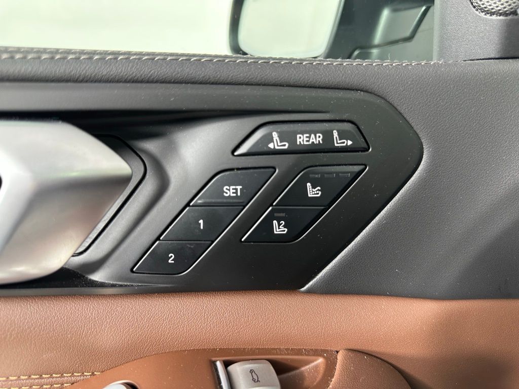Thumbnail: 2023 BMW X7 - 30