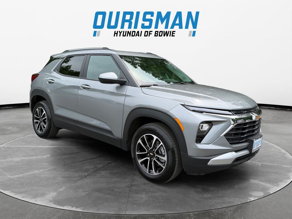 Sterling Gray Metallic 2026 Chevrolet Trailblazer SUV / Crossover Four-Wheel Drive 9-Speed Automatic