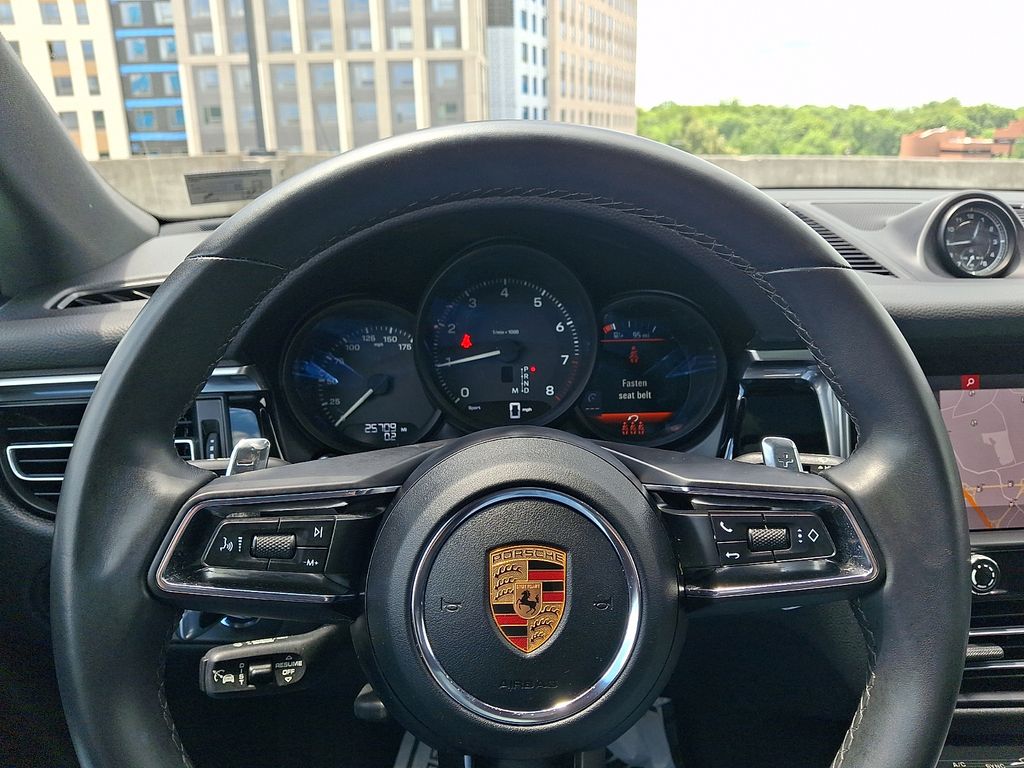 Thumbnail: 2023 Porsche Macan - 21