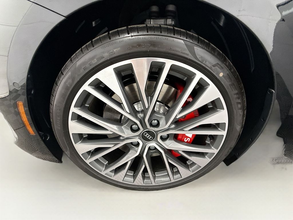 Thumbnail: 2025 Audi e-tron S - 31