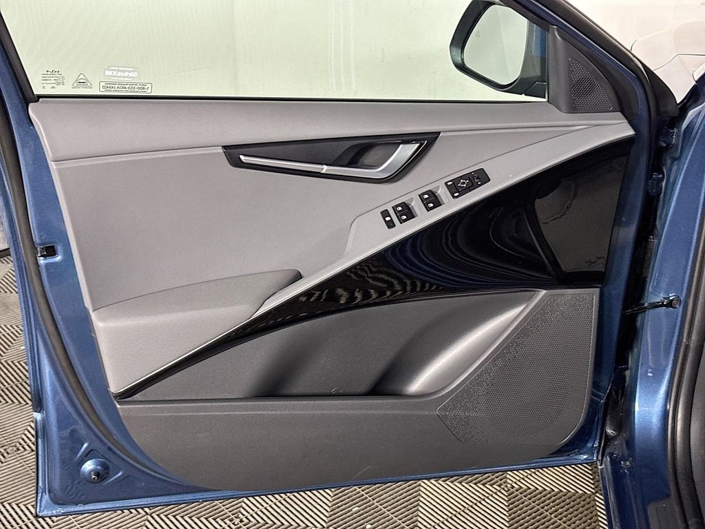 2025 Kia Niro EX