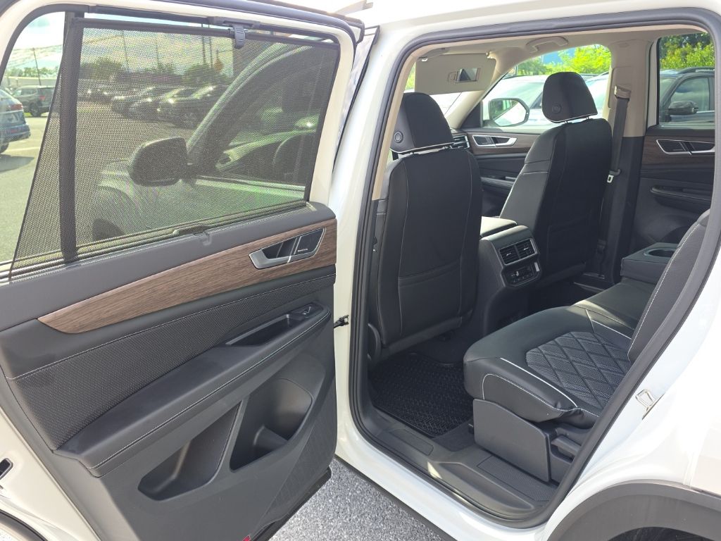 2026 Volkswagen Atlas 2.0T SEL Premium R-Line White/off-white at Auto Express Mitsubishi