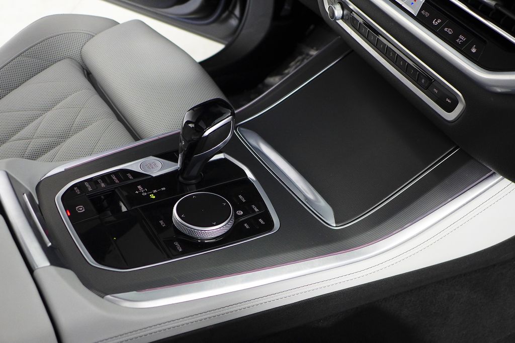 Thumbnail: 2023 BMW X5 - 15