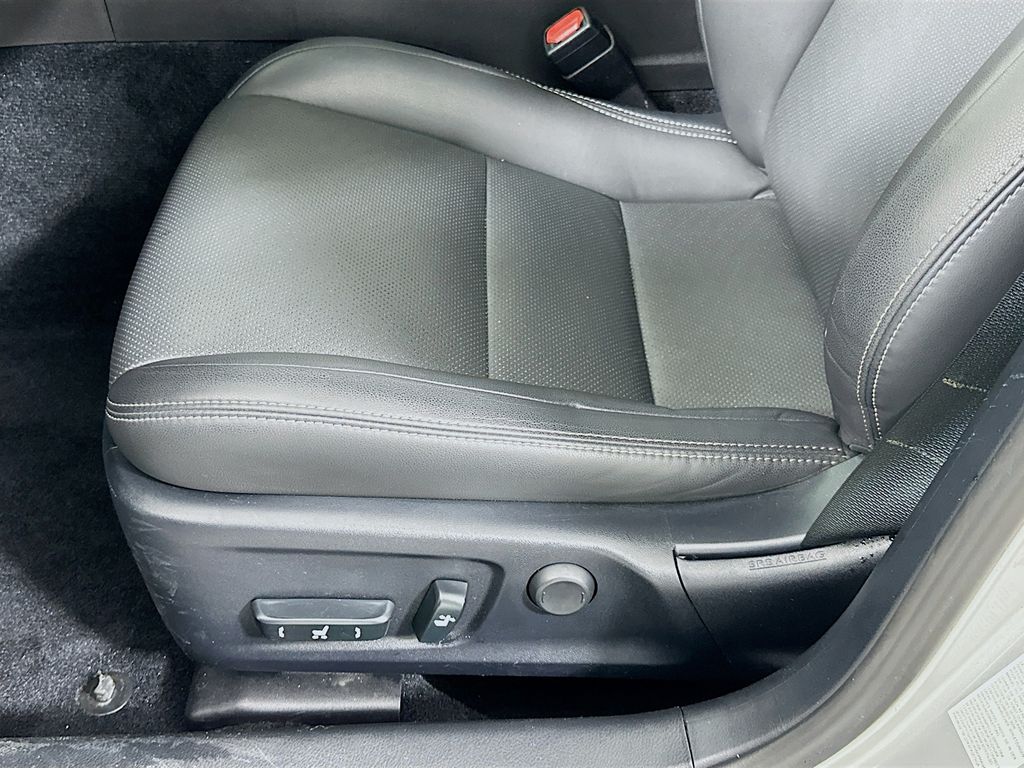 Thumbnail: 2014 Lexus IS - 20