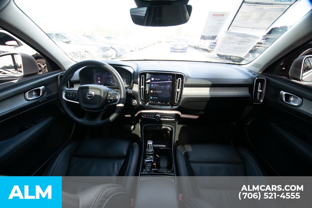2023 Volvo XC40 Plus photo 18