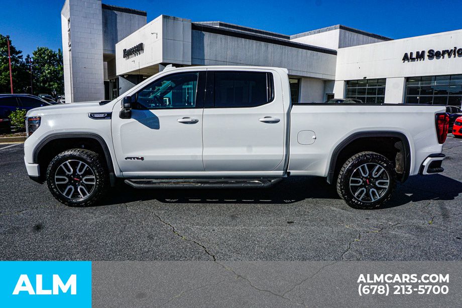 Used 2022 White GMC AT4 image 7