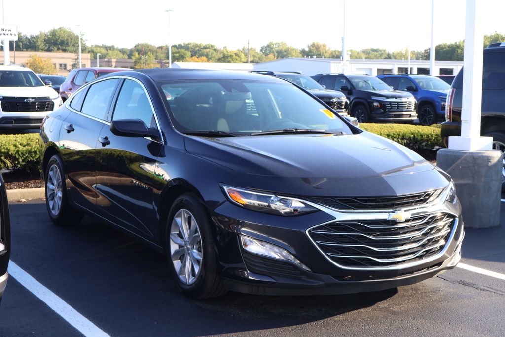 Thumbnail: 2023 Chevrolet Malibu - 3