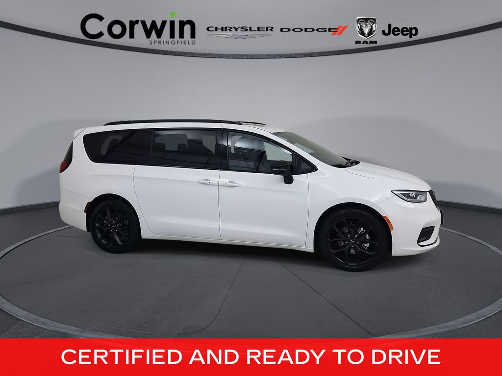 Bright White Clearcoat 2025 Chrysler Pacifica Minivan Front-Wheel Drive 9-Speed Automatic