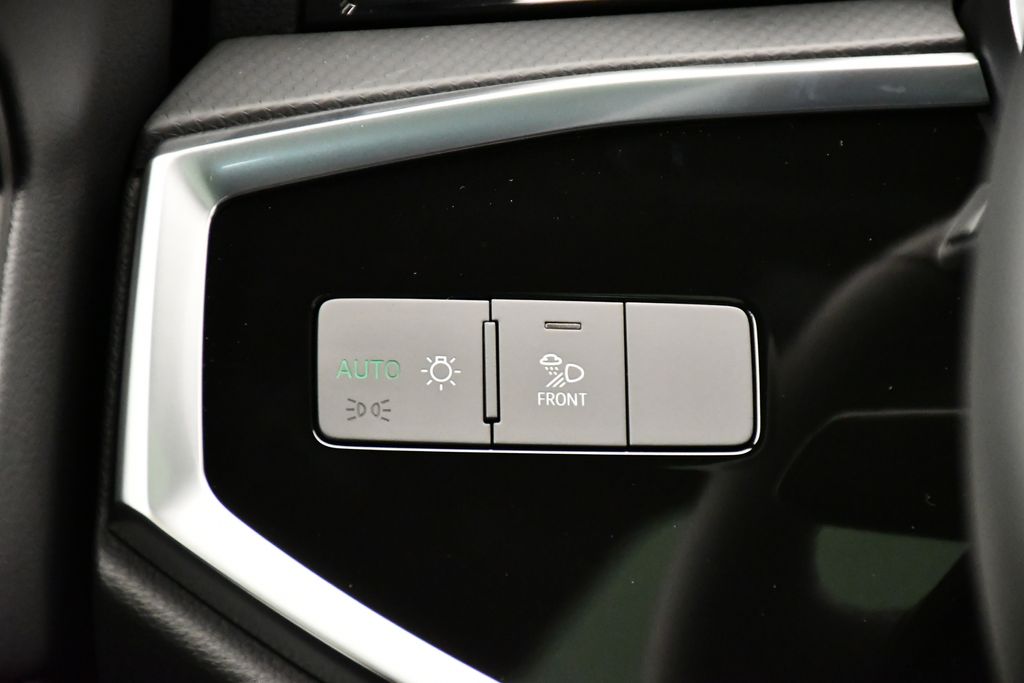 Thumbnail: 2025 Audi Q3 - 22