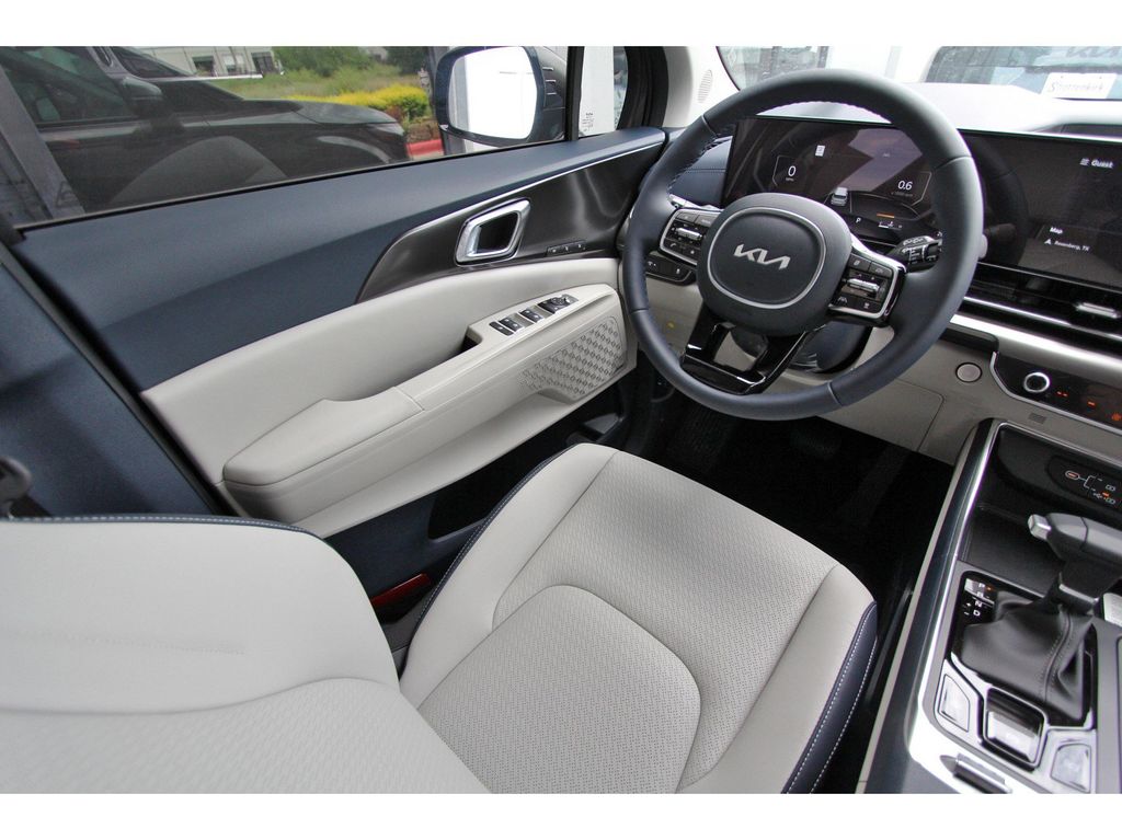 New 2026 Kia Carnival MPV Van