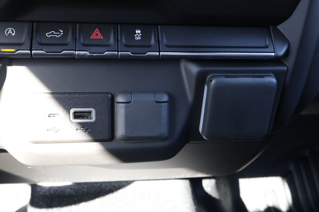 Thumbnail: 2026 Chevrolet Silverado 1500 - 27