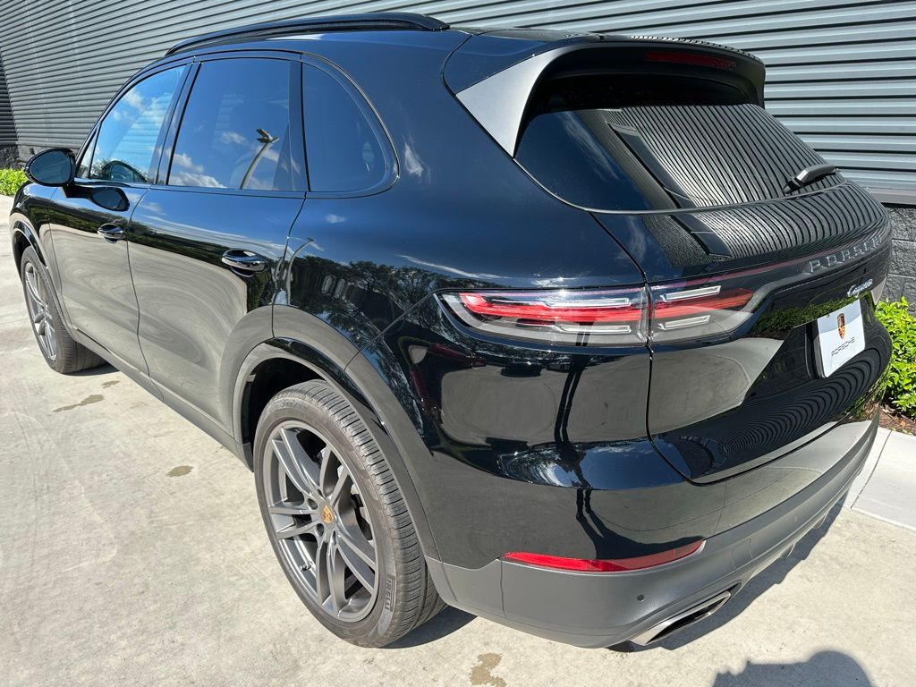 2021 Porsche Cayenne Base 3