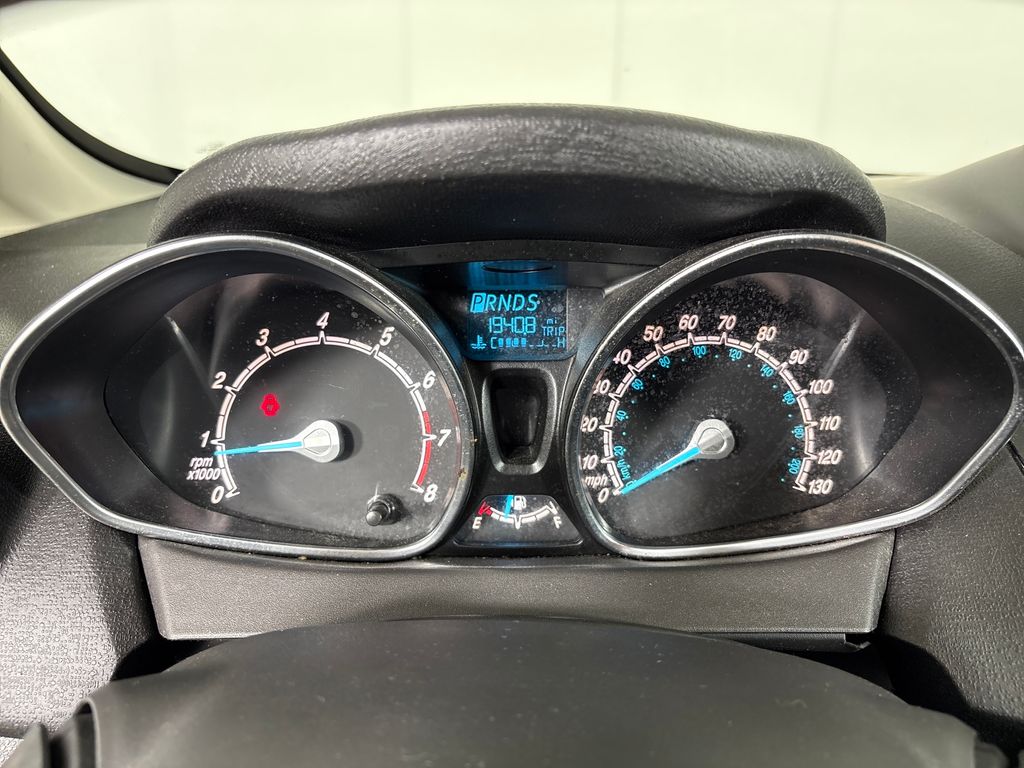 Used 2015 Green Ford SE image 21