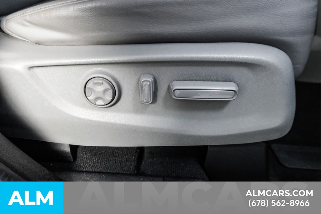 Used 2024 Blue Honda EX-L image 44