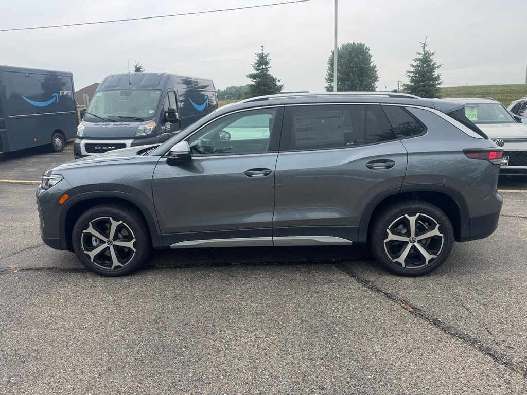 New 2026 Platinum Gray Metallic Volkswagen 2.0T SE image 2