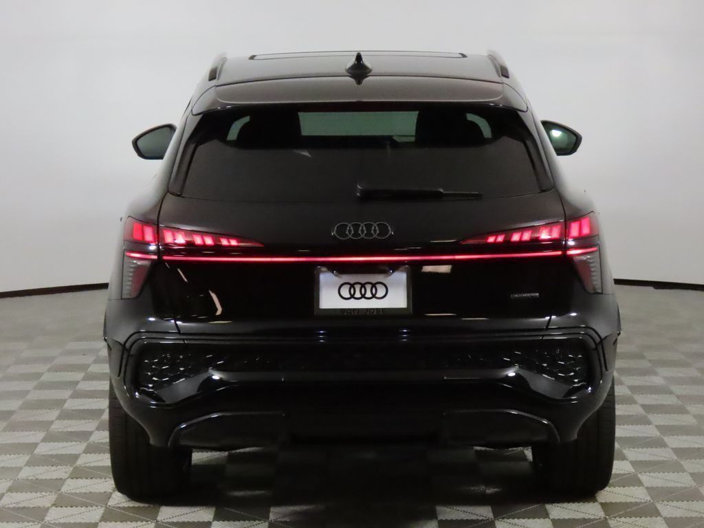Thumbnail: 2026 Audi Q3 - 4