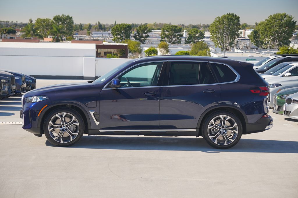 Thumbnail: 2026 BMW X5 - 4