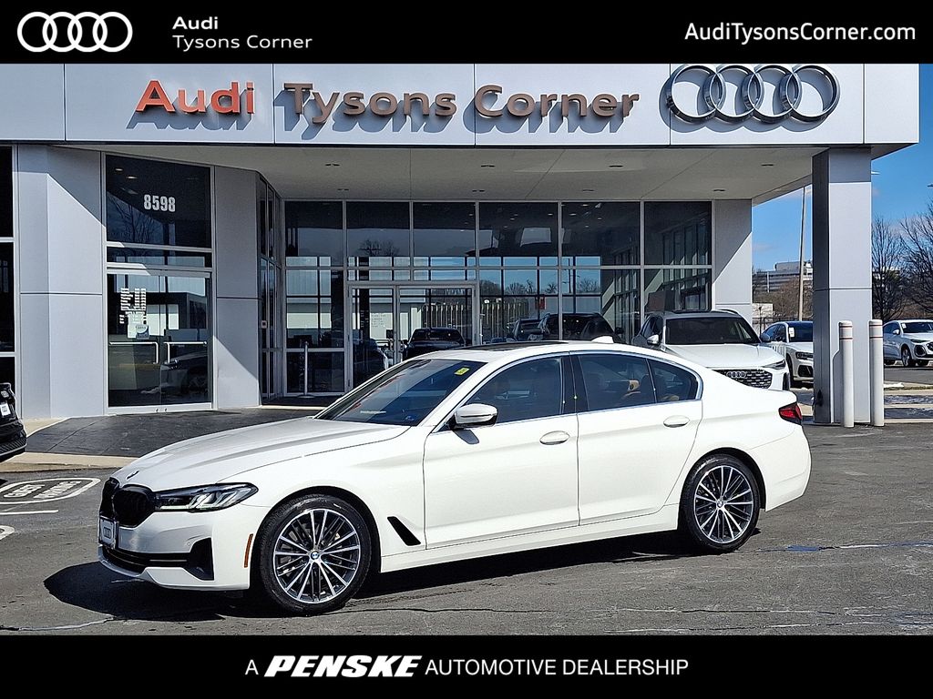 Thumbnail: 2022 BMW 5 Series - 1