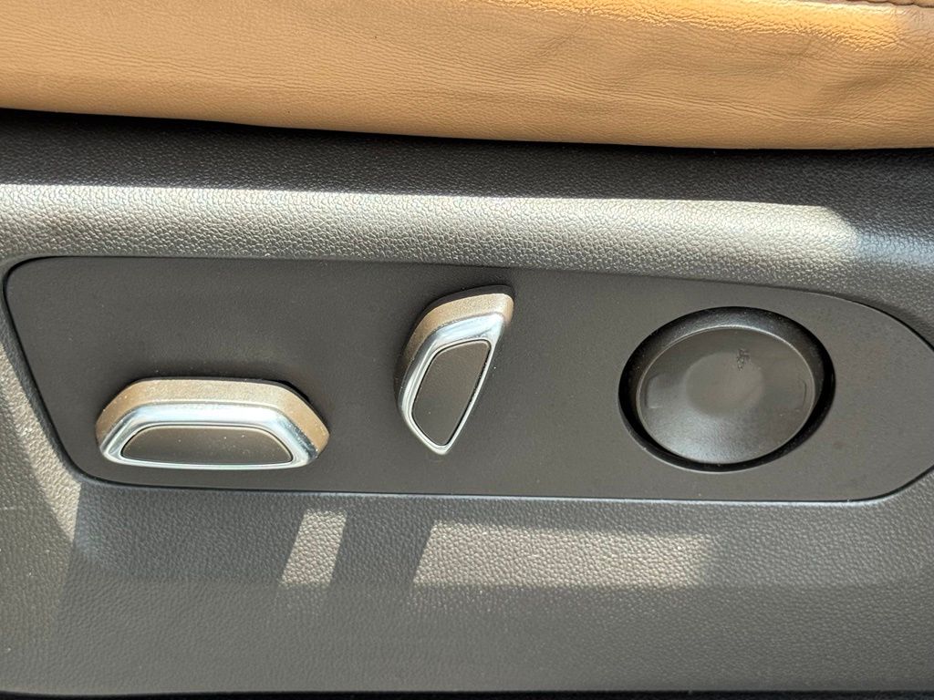 2022 Cadillac Escalade ESV Sport Crystal White - Jim Hudson Acura - Image 14