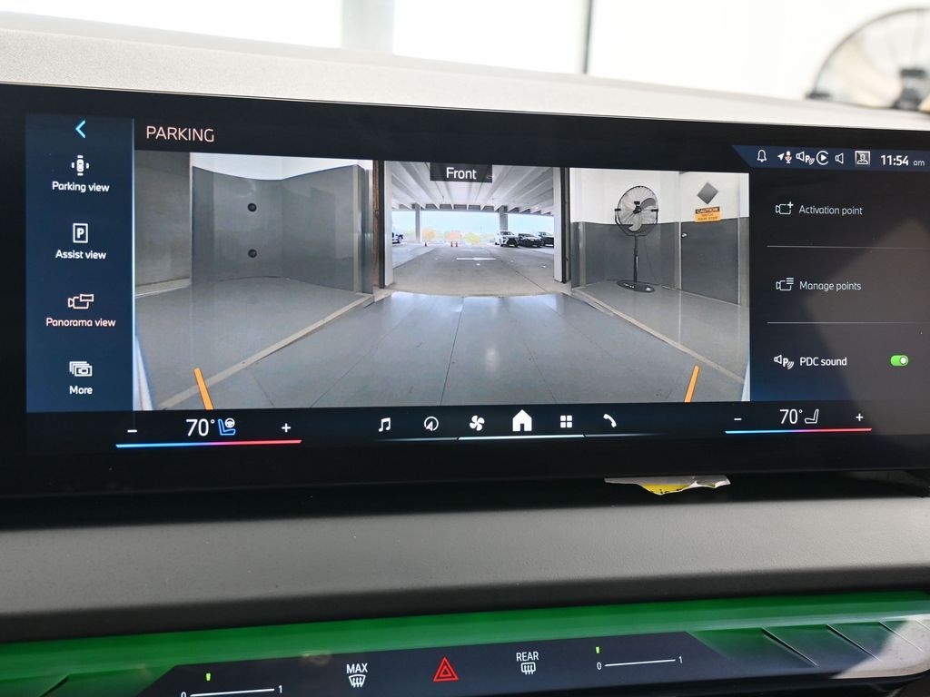 Used 2025 White Metallic BMW 30 xDrive image 22