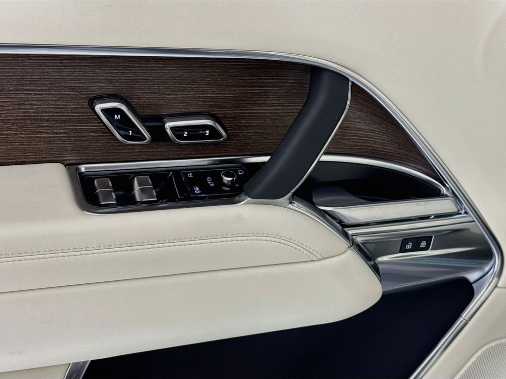 Thumbnail: 2026 Land Rover Range Rover - 25