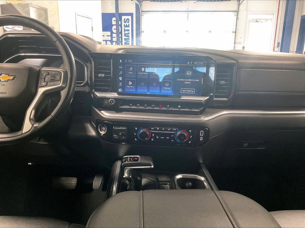 2024 Chevrolet Silverado 1500 — photo 18