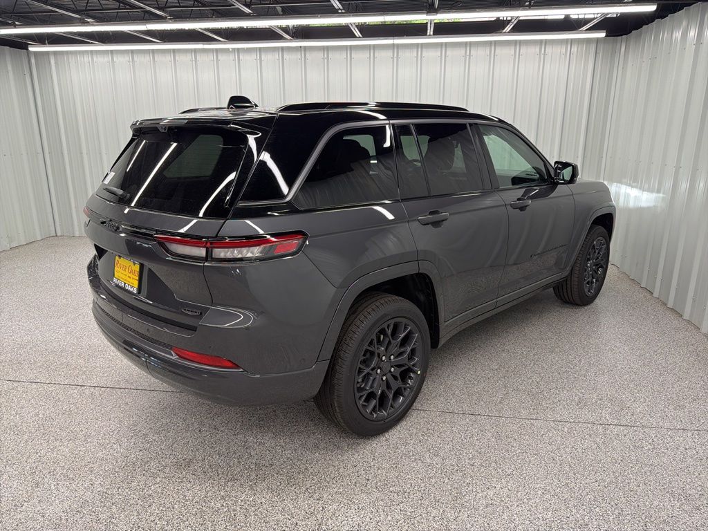 2026 Jeep Grand Cherokee Summit - 4