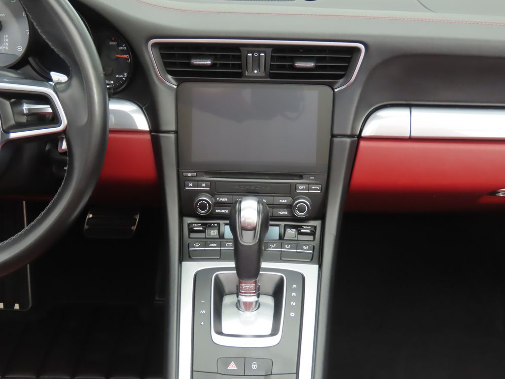 Thumbnail: 2019 Porsche 911 - 14