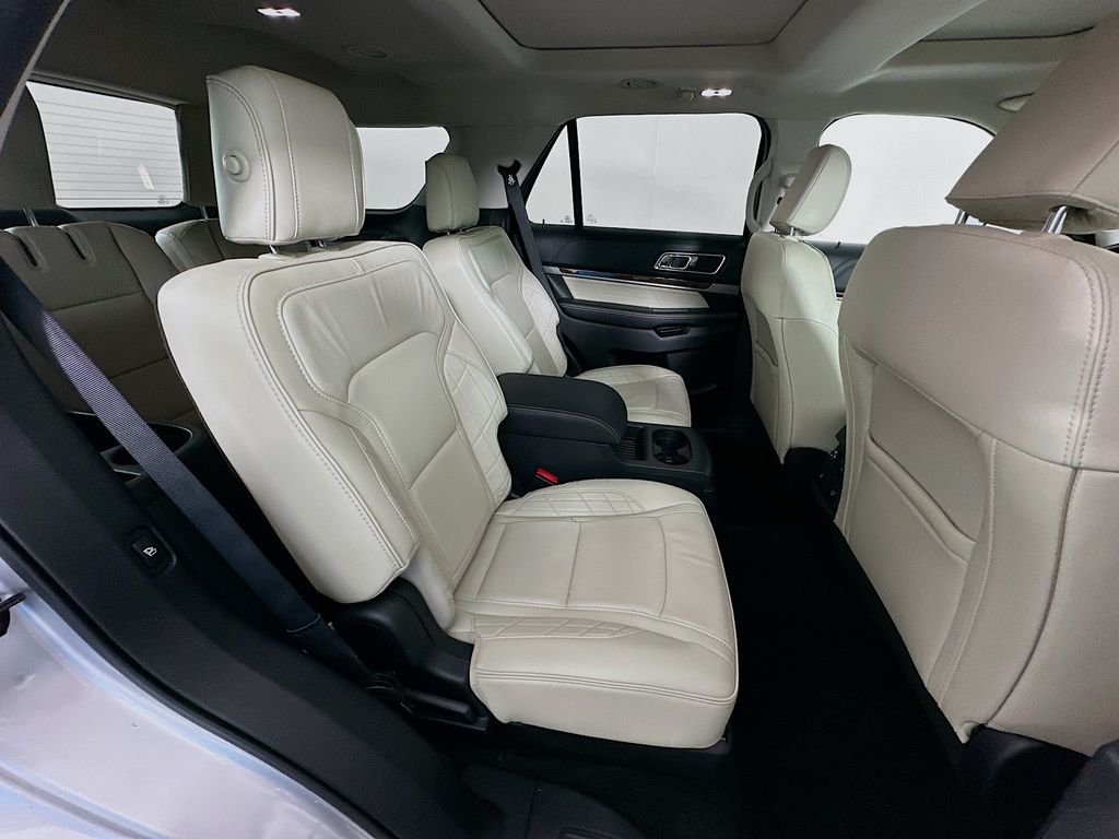 Thumbnail: 2018 Ford Explorer - 29