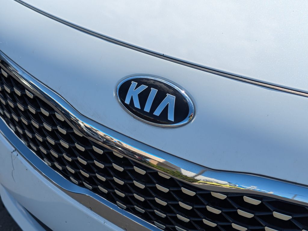 2018 Kia Optima EX 11