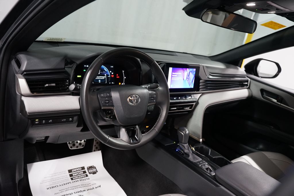Thumbnail: 2025 Toyota Camry - 11