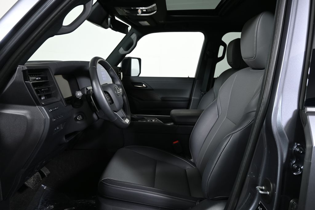 Thumbnail: 2025 Lexus GX - 3