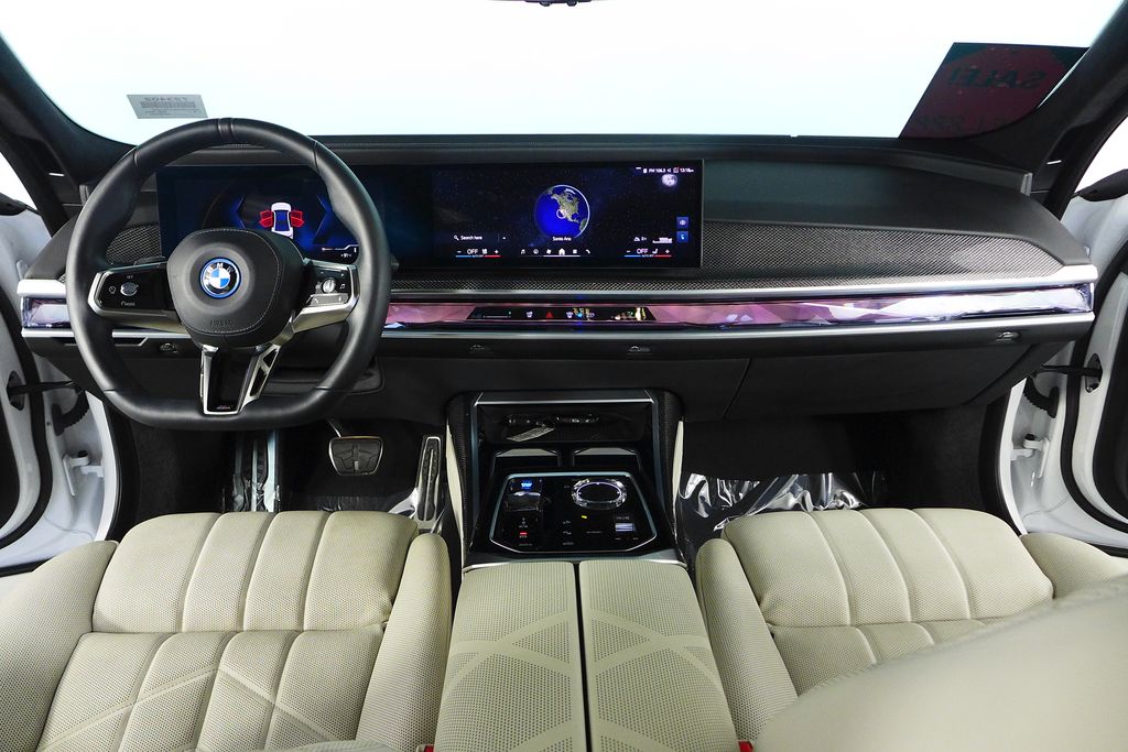 Thumbnail: 2023 BMW i7 - 24
