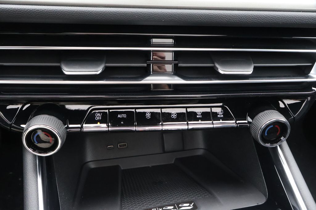 Thumbnail: 2026 Chevrolet Traverse - 30