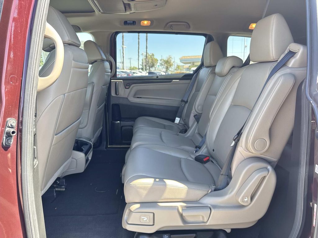 Used 2018 Honda Odyssey Touring 4D Passenger Van