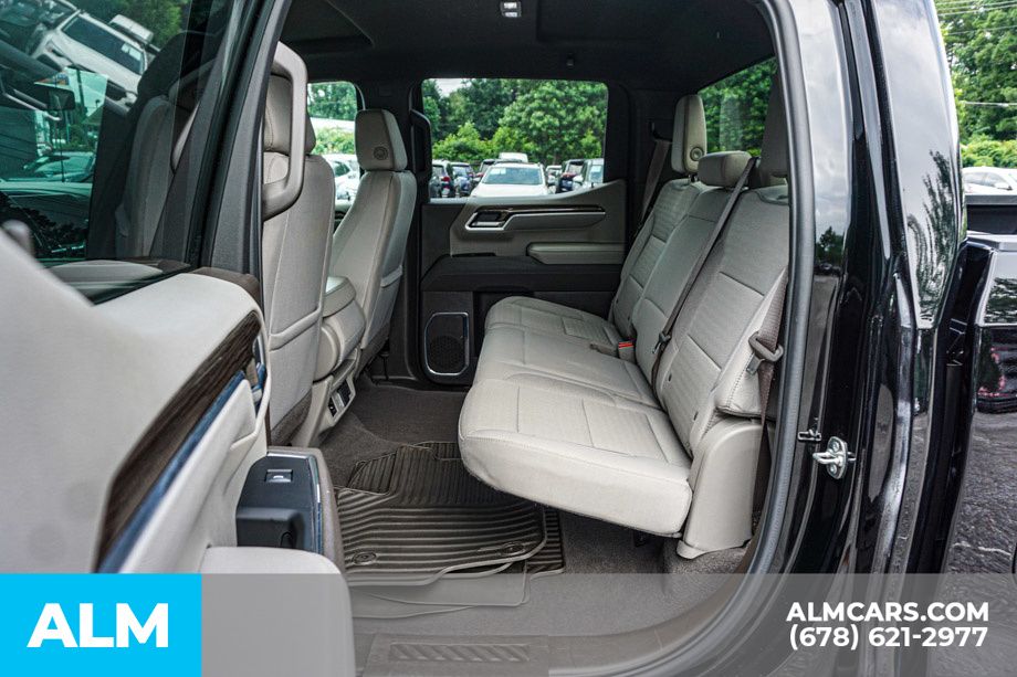 Used 2025 Black Chevrolet LT image 21