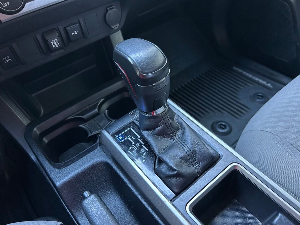 Thumbnail: 2020 Toyota Tacoma - 27