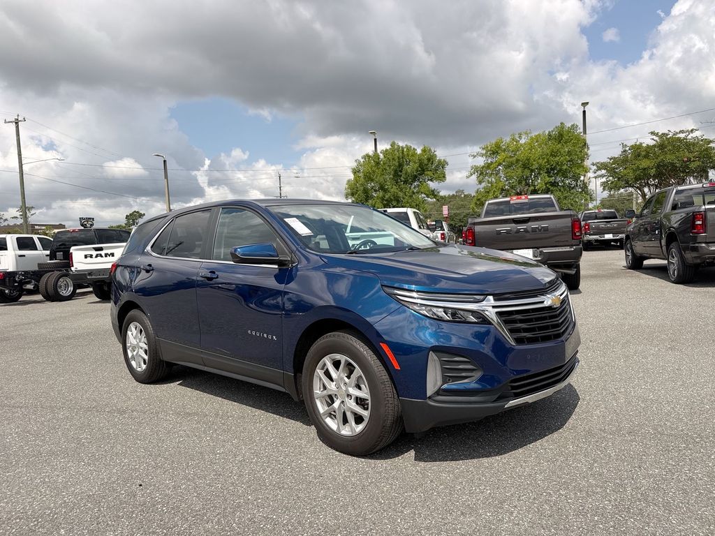 Blue 2022 Chevrolet Equinox SUV / Crossover Front-Wheel Drive 6-Speed Automatic Overdrive