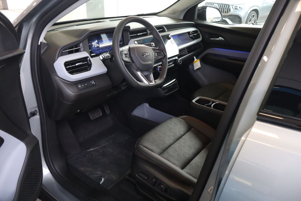 Thumbnail: 2027 Chevrolet Bolt EV - 12