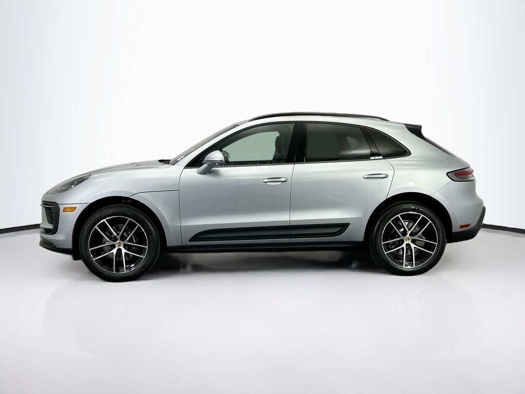 Thumbnail: 2026 Porsche Macan - 2