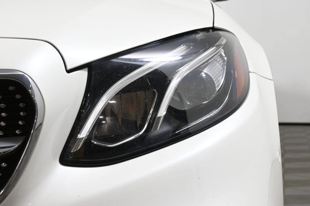 Thumbnail: 2020 Mercedes-Benz E-Class - 19